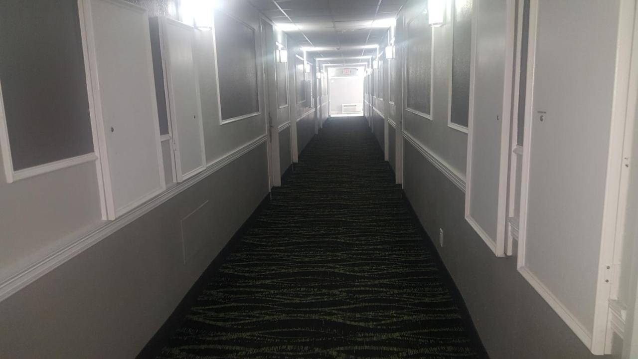 Regency Inn & Suites Pensacola Buitenkant foto