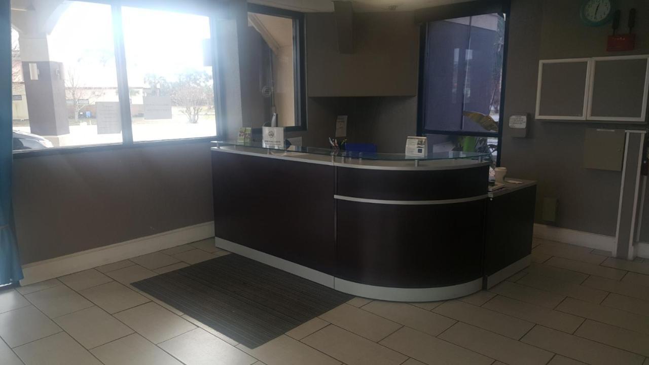 Regency Inn & Suites Pensacola Buitenkant foto