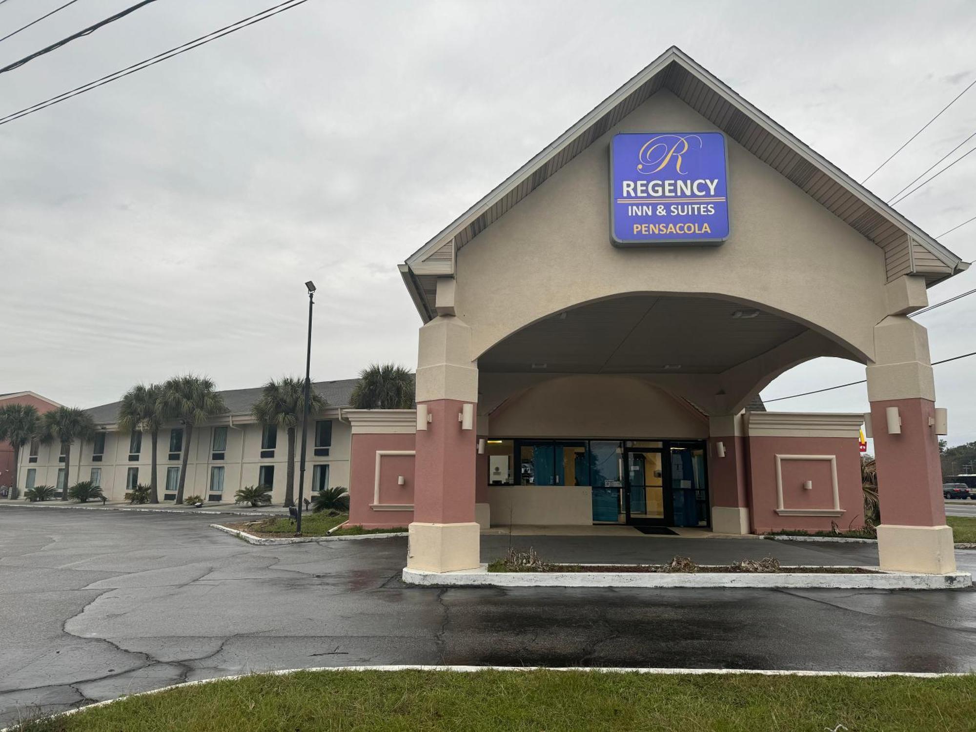 Regency Inn & Suites Pensacola Buitenkant foto